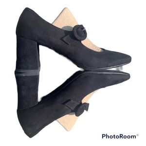 DEMARCO suede heeled, buckle shoe